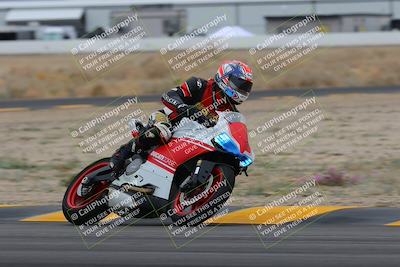 media/Jan-14-2023-SoCal Trackdays (Sat) [[497694156f]]/Turn 4 Set 2 (1030am)/